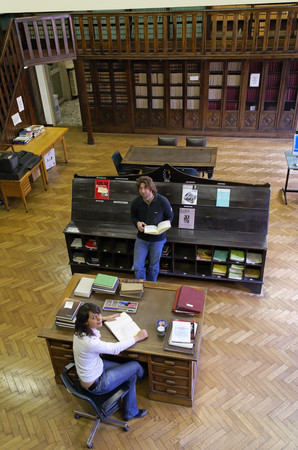 Studenti nella biblioteca di Neurofisiologia