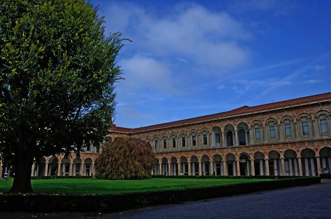 Cortile maggiore della Ca' Granda in via Festa del perdono, 7