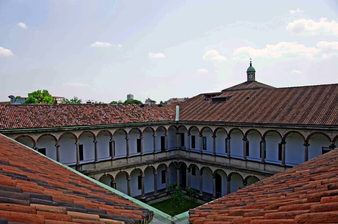 Vista dall'alto del cortile del Settecento