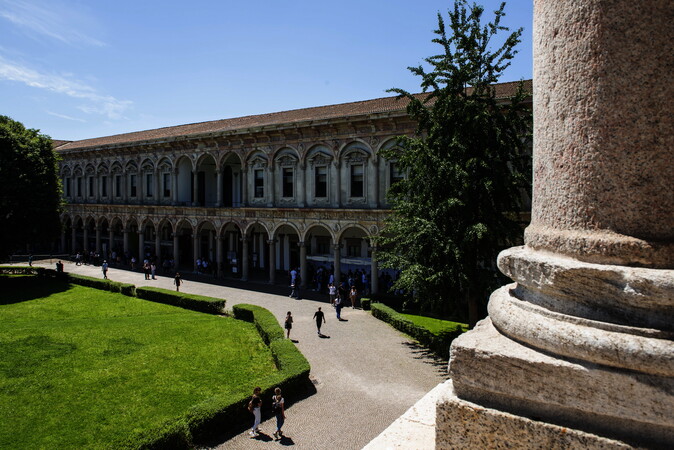 Il Cortile maggiore visto dal loggiato della Ca' Granda