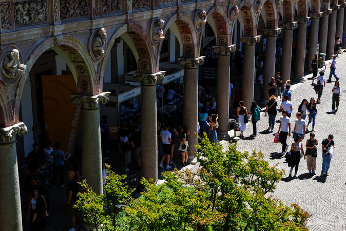 Porticato visto dall'alto in via Festa del perdono